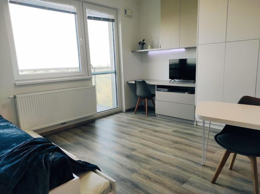 Airport Studio For Two, Free Parking, Airport View Bratysława Zewnętrze zdjęcie